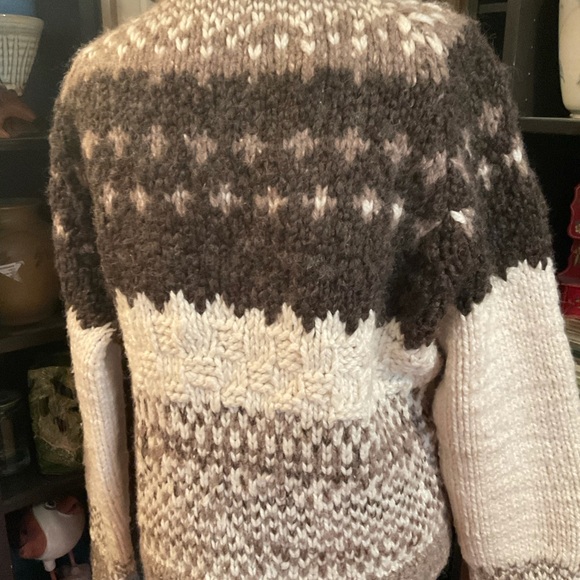 “HAND KNIT” Vintage Off White And  Browns Patterned 100 % Wool Sweater. - Picture 2 of 9